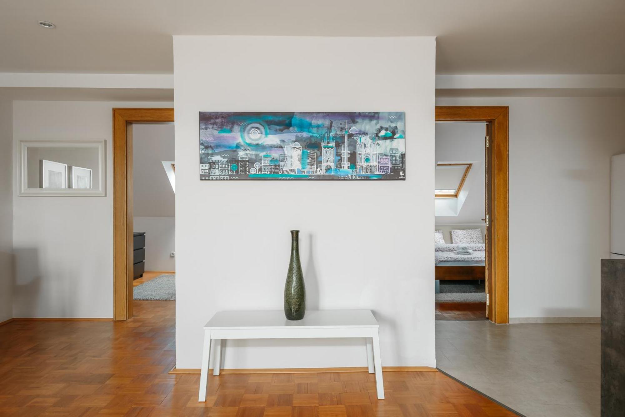 Roy 2 Bdr Apartment With Prague Castle View, Parking & Ac Kültér fotó