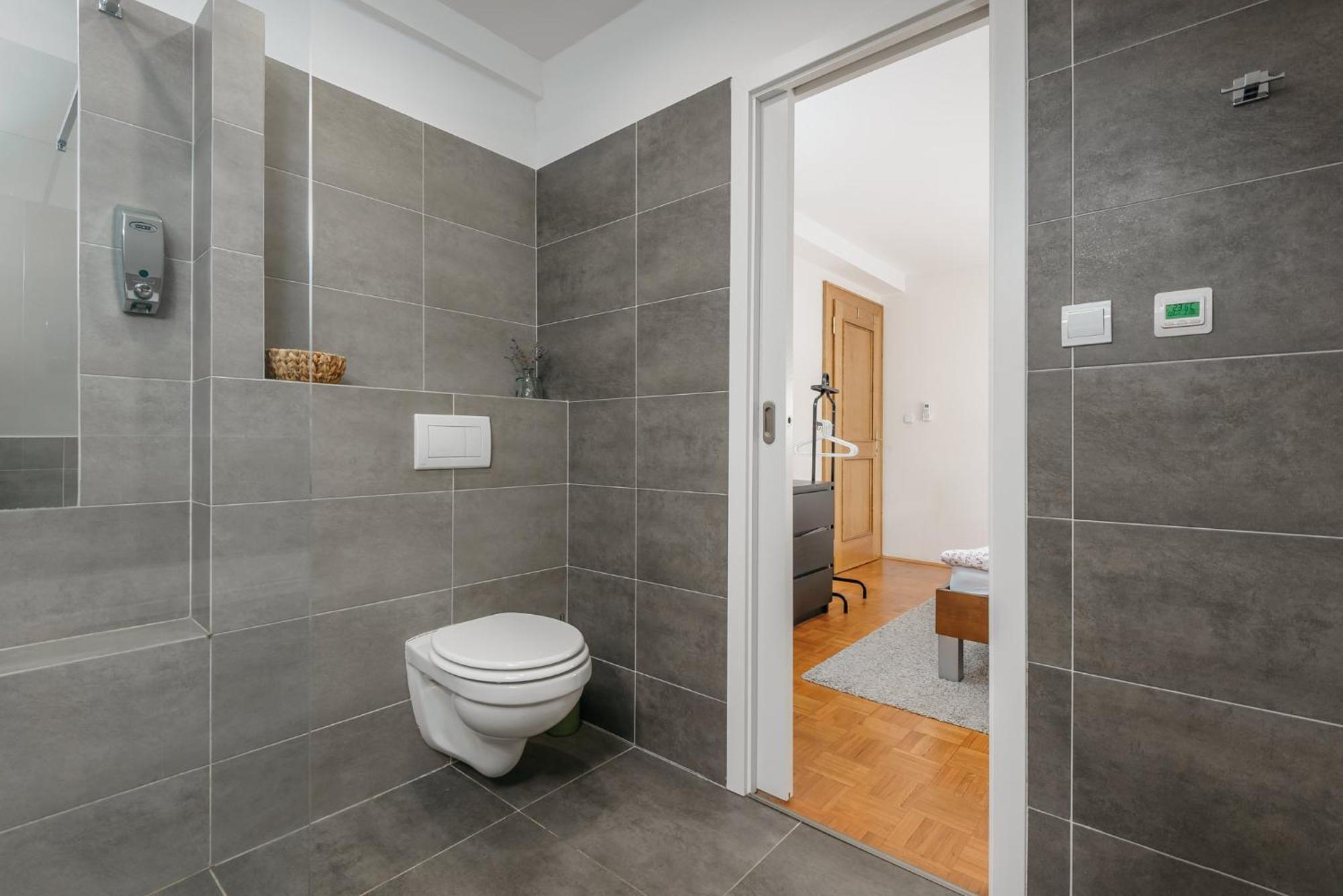 Roy 2 Bdr Apartment With Prague Castle View, Parking & Ac Kültér fotó