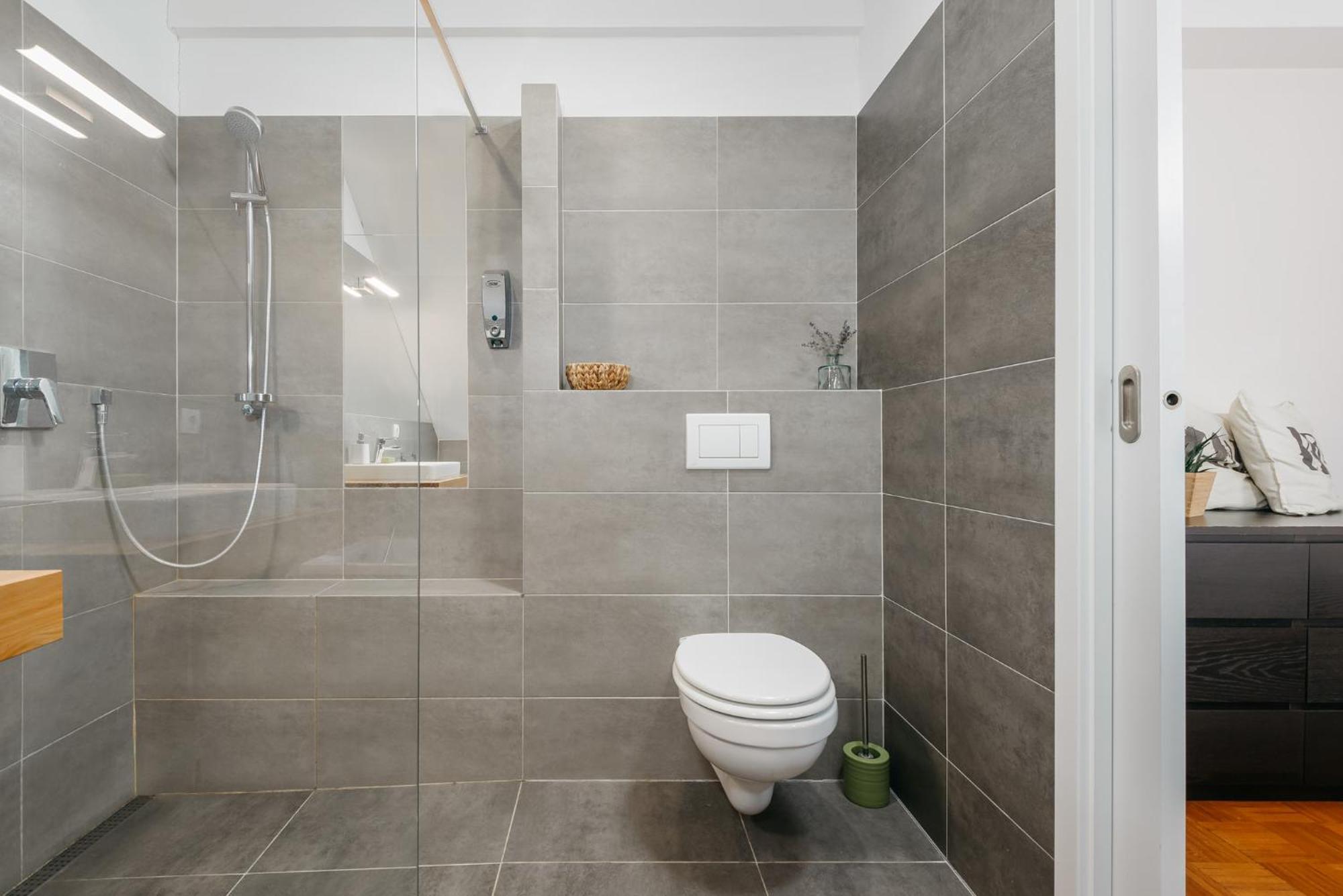Roy 2 Bdr Apartment With Prague Castle View, Parking & Ac Kültér fotó